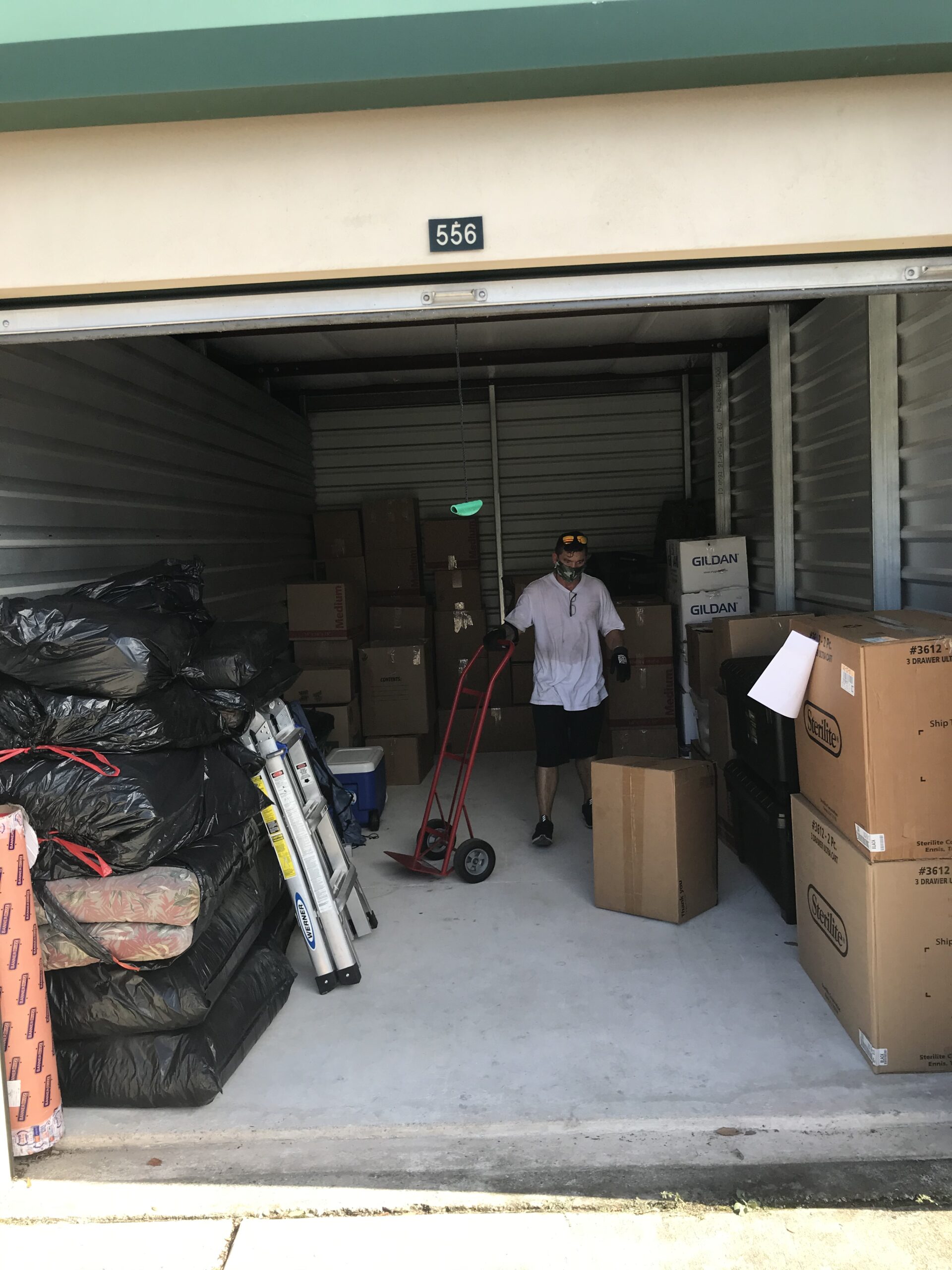 Storage move team on job