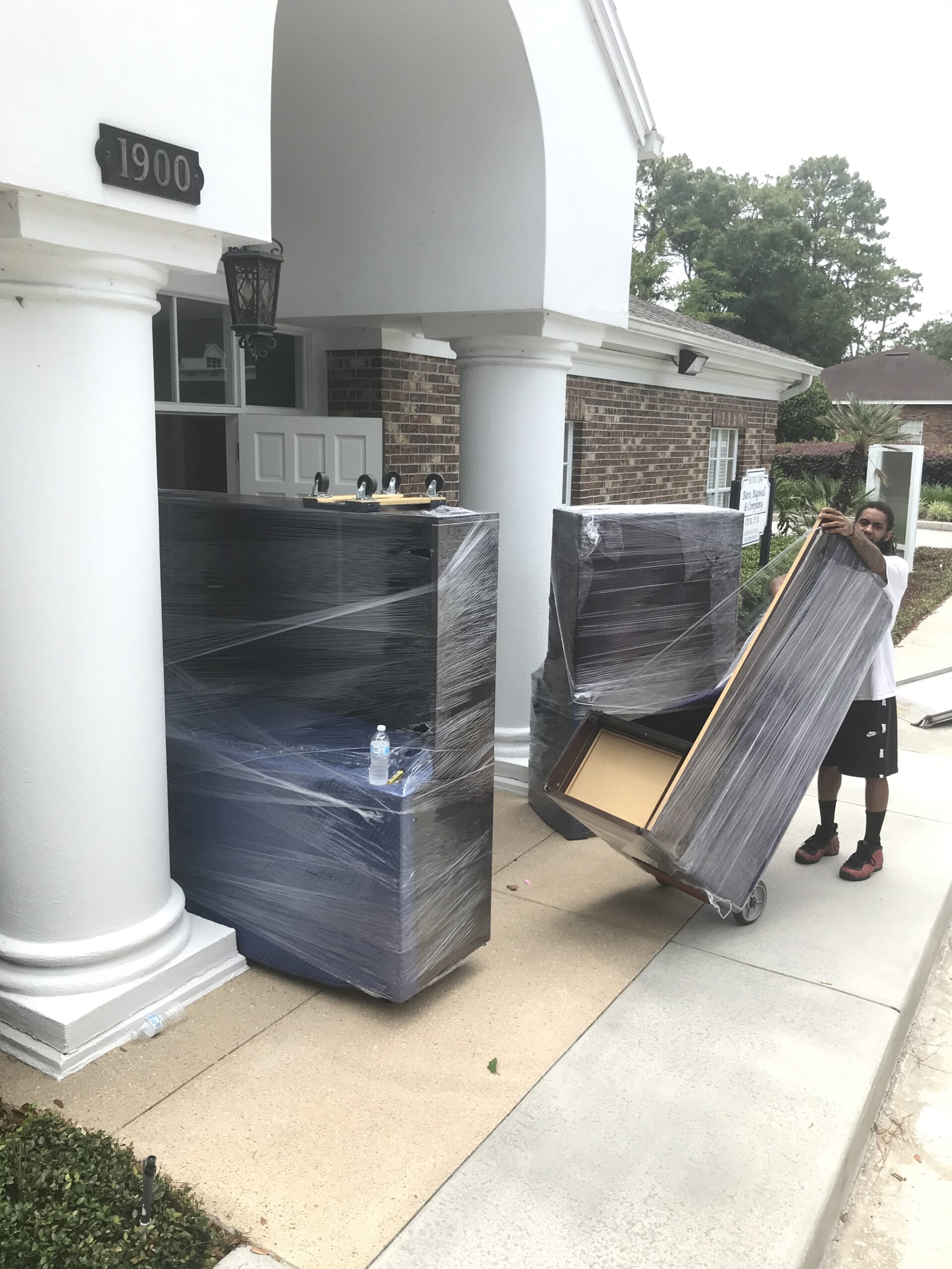 Oversized item job 1900